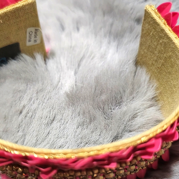 New unused beaded fuchsia bracelet cuff. - Picture 4 of 6